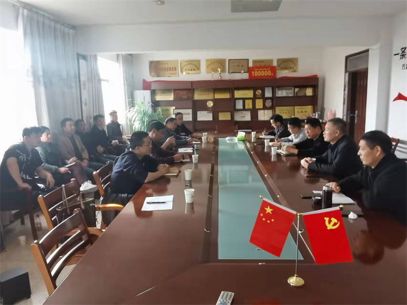 董事長帶隊(duì)中高層管理人員走出去去佳農(nóng)股份公司學(xué)習(xí)取經(jīng)，深入了解上市歷程，.jpg